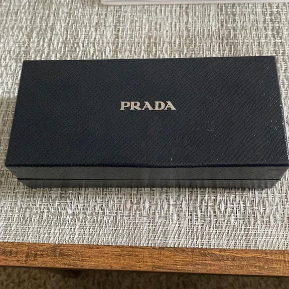 Prada eyeglass box - Picture 1 of 2